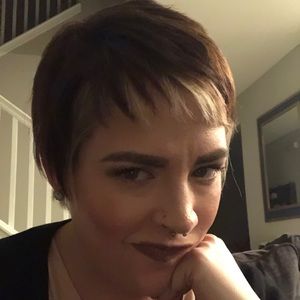 Meet your Posher, Danielle